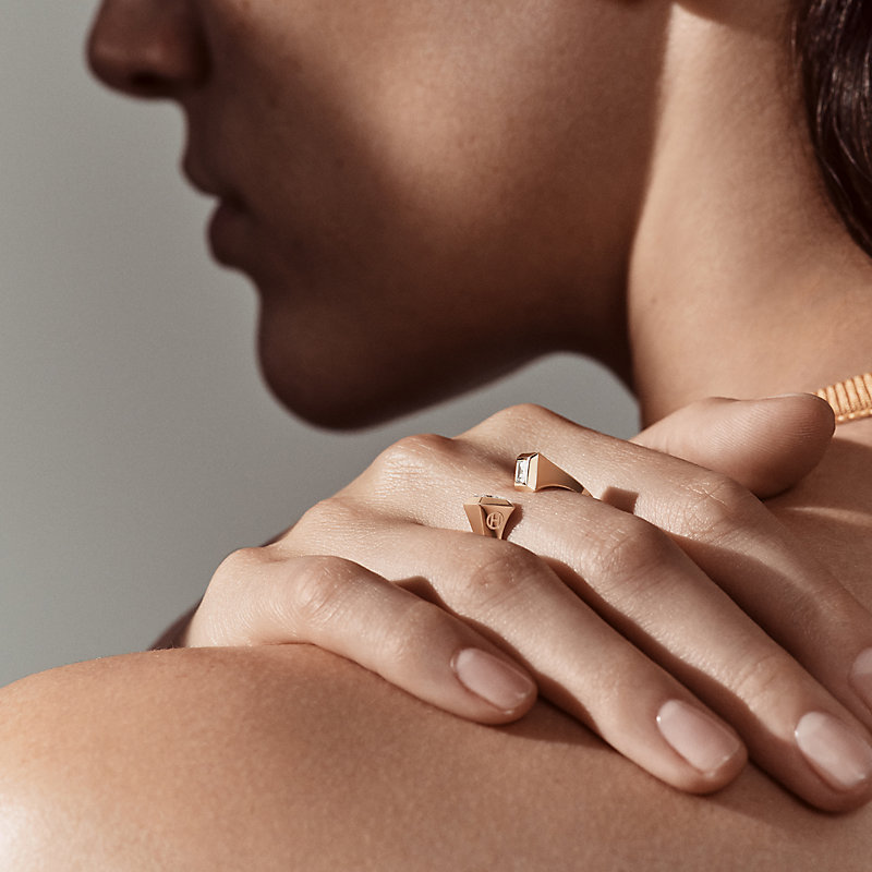 リング 《クルー・ド・フォルジュ》 GM | Hermès - エルメス-公式サイト